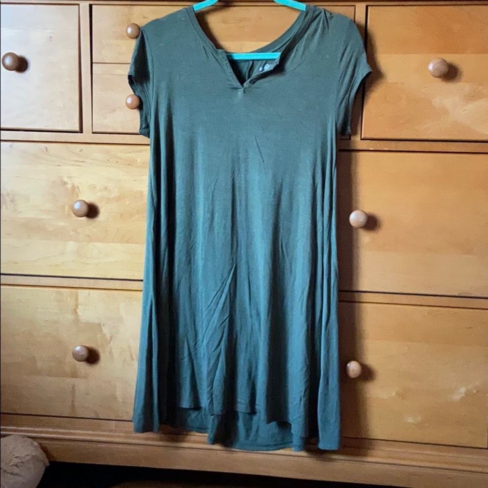 green dress